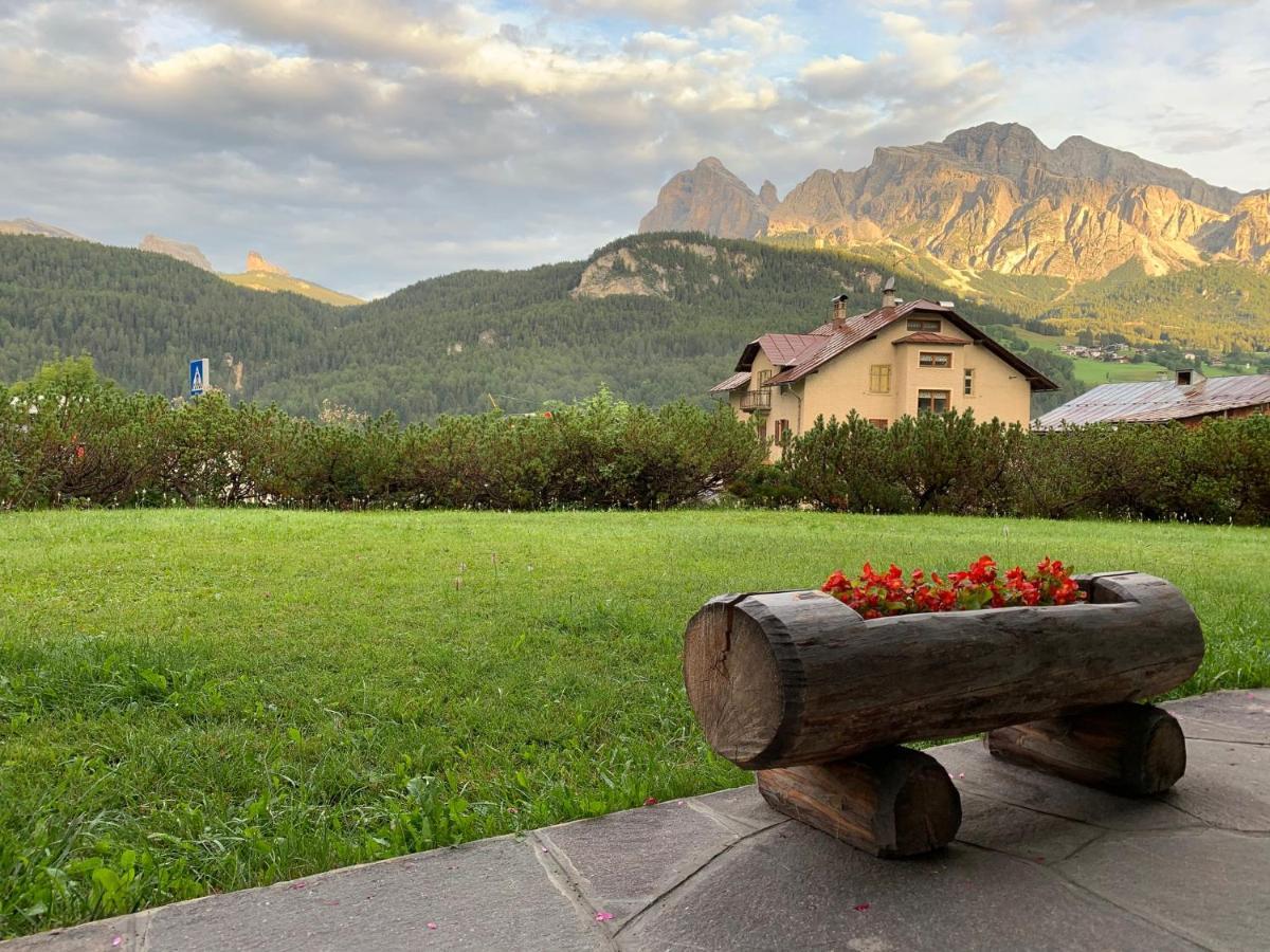 Casa Vacanze 5 Torri Apartment Cortina d'Ampezzo Ngoại thất bức ảnh